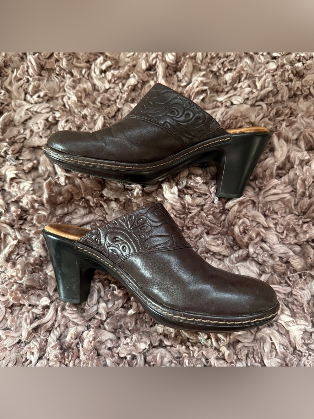 brown embossed heeled clogs ๐ค | leather boho vintage inspired embossed fall